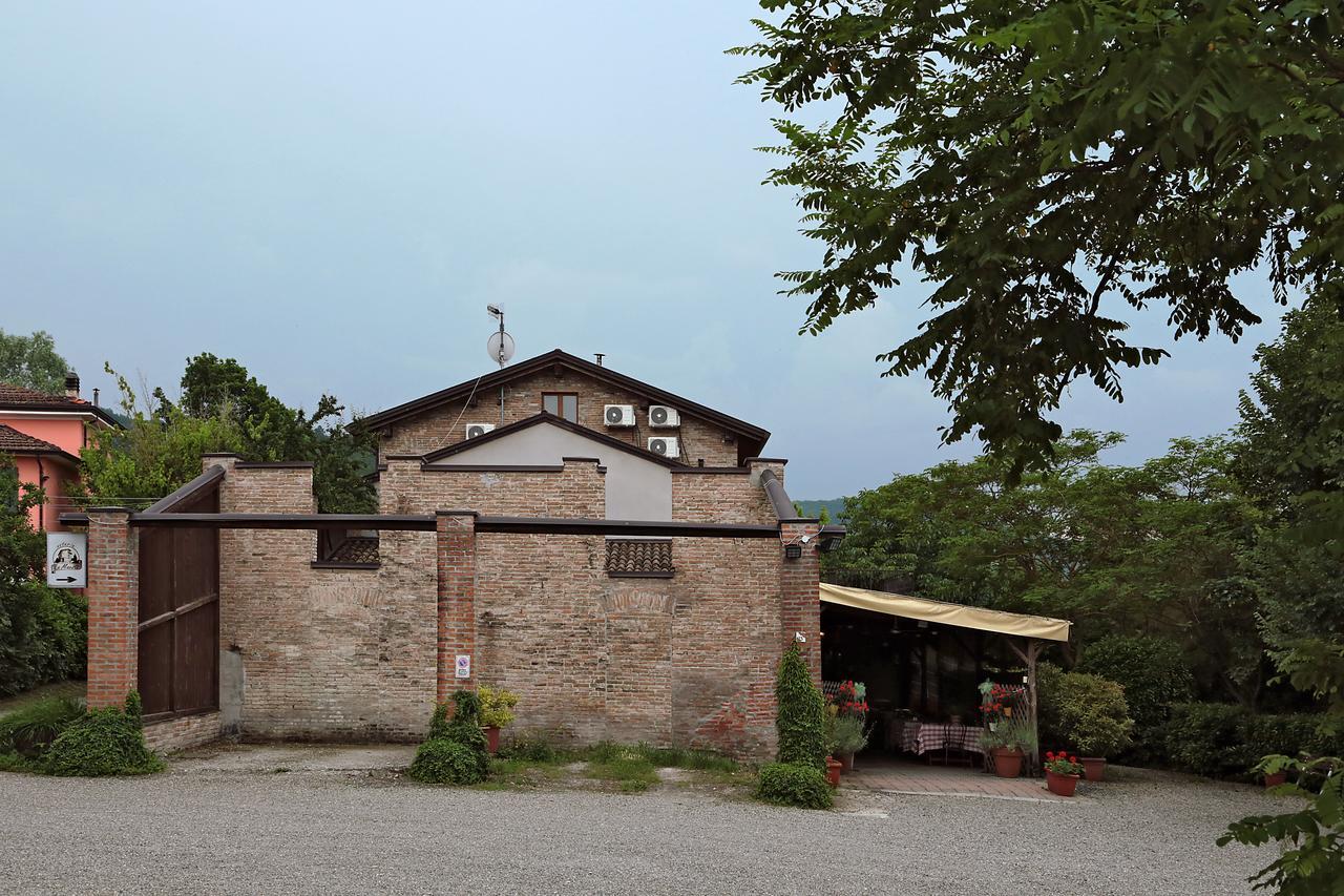 La Maesta' Bed & Breakfast Langhirano Exterior foto